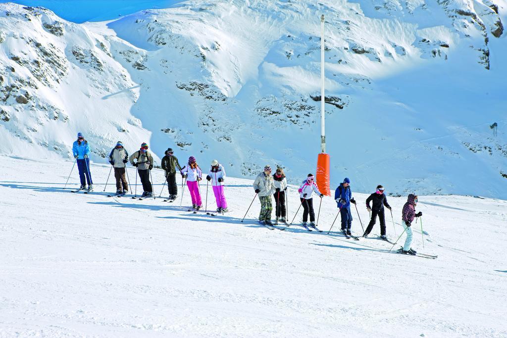 Hotel Club Mmv Les Bergers **** Alpe d'Huez Bagian luar foto
