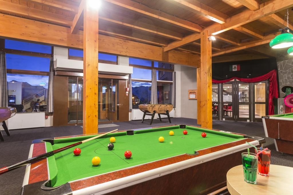 Hotel Club Mmv Les Bergers **** Alpe d'Huez Bagian luar foto