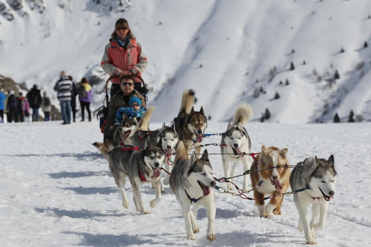Hotel Club Mmv Les Bergers **** Alpe d'Huez Bagian luar foto